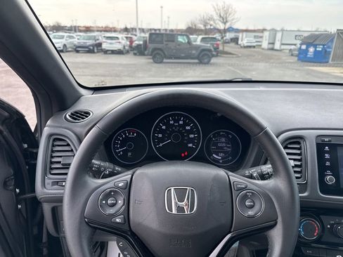 Used 2019 Honda HR-V Sport image 13
