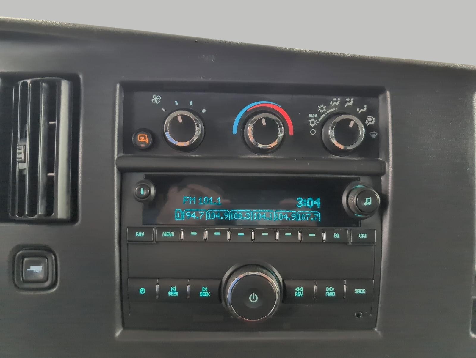 Used 2025 Chevrolet Express 2500 w/ Driver Convenience Package RWD image 8