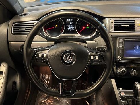 Used 2016 Volkswagen Jetta Sport image 19