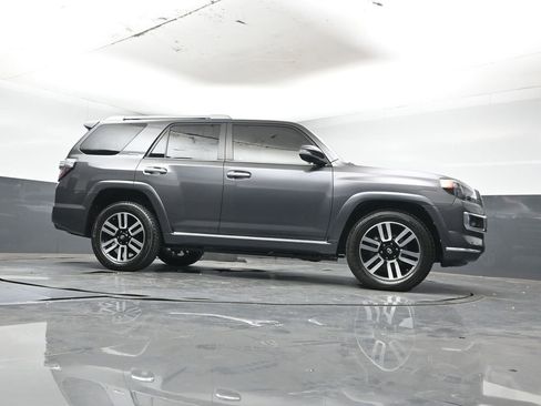 Used 2018 Toyota 4Runner Limited image 33