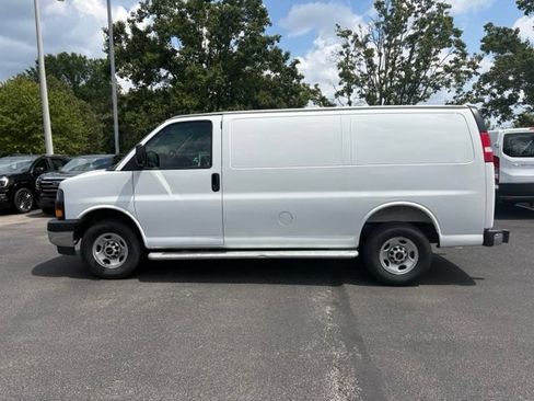 Used 2025 GMC Savana 2500 w/ Driver Convenience Package RWD image 2