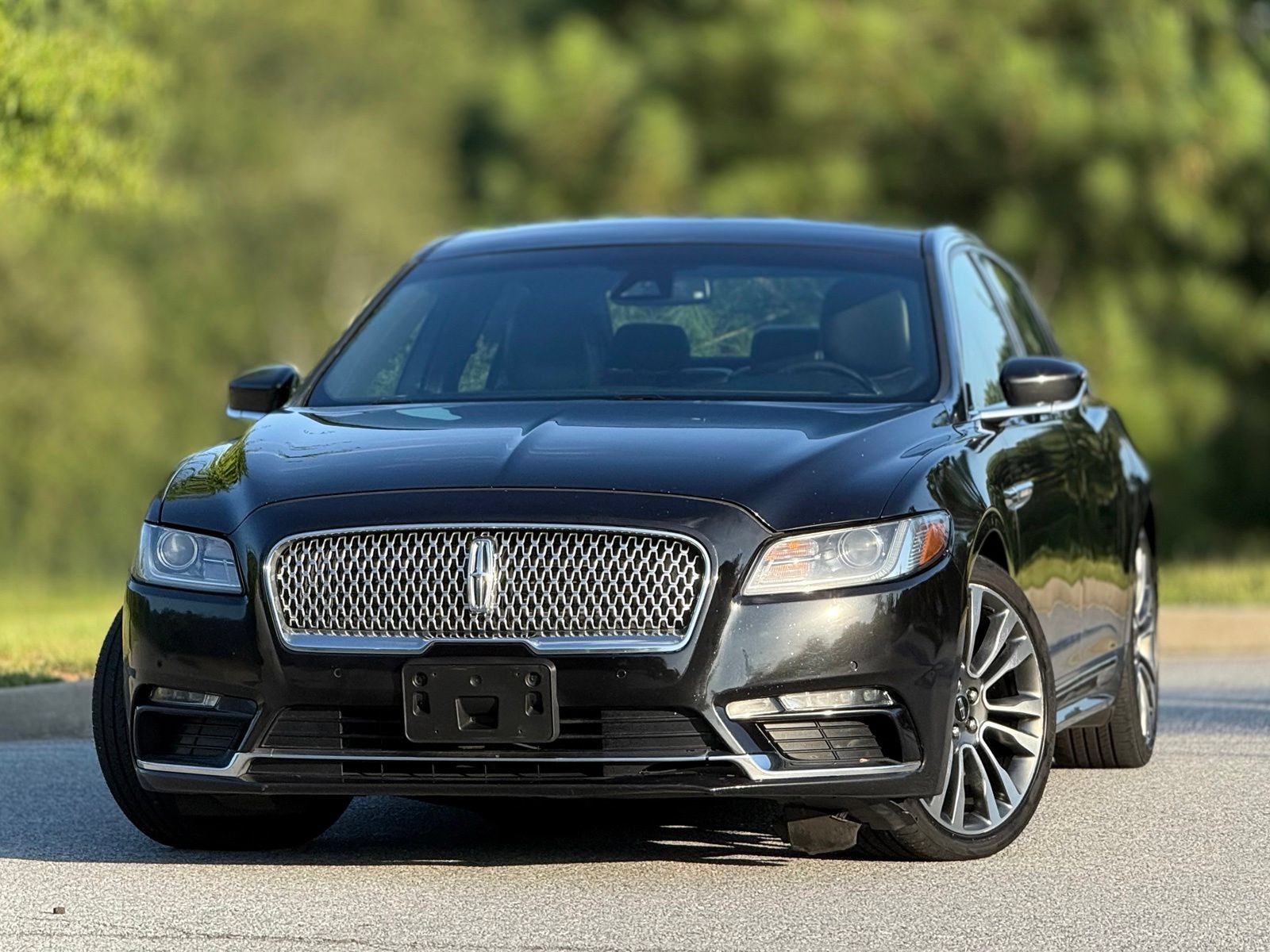 Used 2020 Lincoln Continental AWD w/ Premium Package image 2