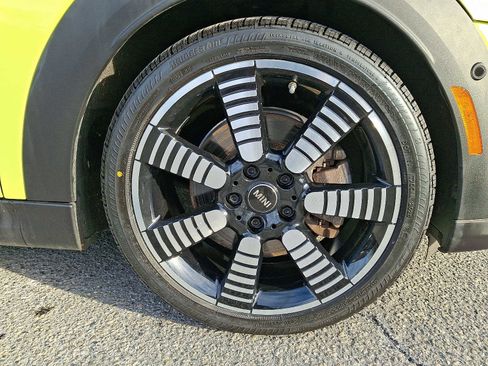 Used 2022 MINI Cooper S w/ Driver Assistance Package image 8
