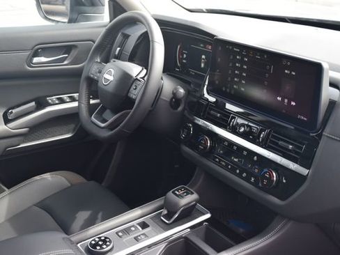 New 2026 Nissan Pathfinder SL image 38