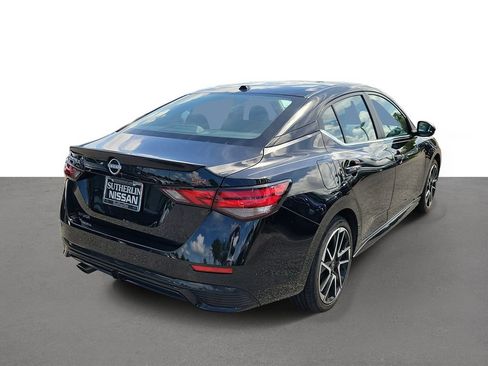 Certified 2025 Nissan Sentra SR FWD image 3