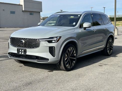 Certified 2025 Volvo XC90 B6 Plus image 7