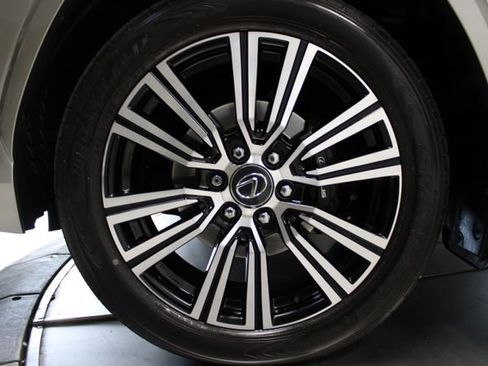 Used 2024 Lexus LX 600 4WD w/ Appearance Package image 39