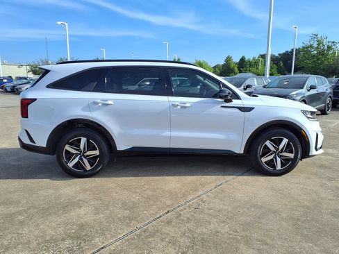 Used 2023 Kia Sorento S w/ Panoramic Sunroof Package FWD image 6