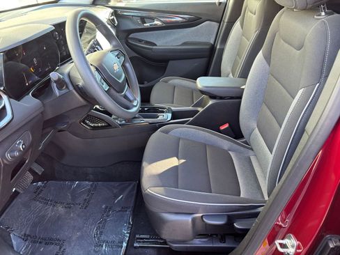 Used 2025 Chevrolet TrailBlazer LT image 23