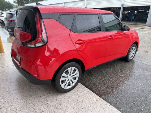 Certified 2023 Kia Soul LX image 4