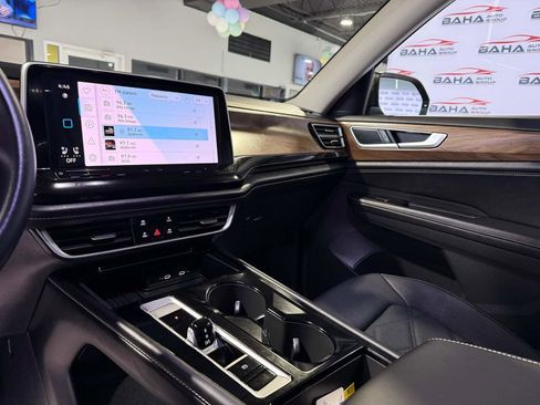 Used 2025 Volkswagen Atlas SE image 22