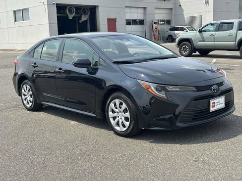 Used 2024 Toyota Corolla LE FWD image 1