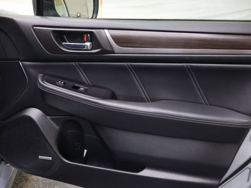 Used 2018 Subaru Legacy 2.5i Limited image 12