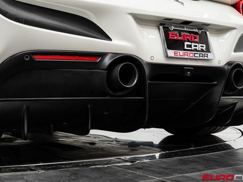 Used 2022 Ferrari F8 Tributo RWD image 24