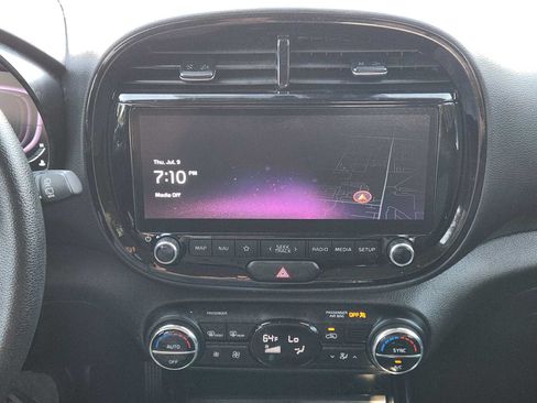 Used 2023 Kia Soul S FWD image 16