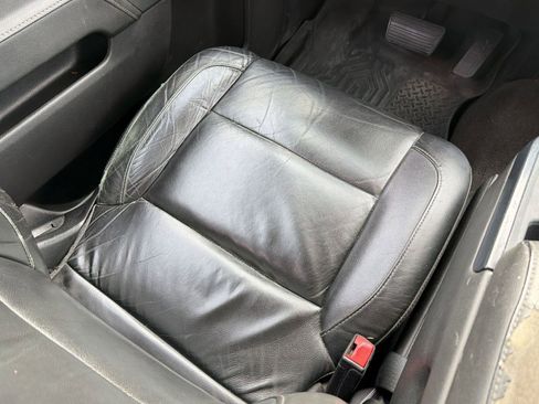 Used 2018 Chevrolet Silverado 1500 LT w/ Texas Edition image 29