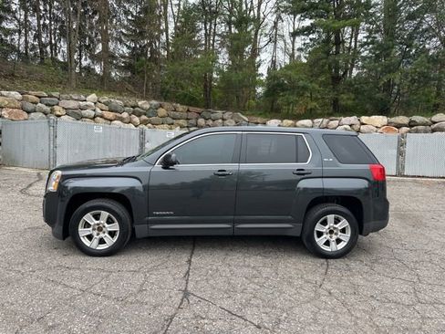 Used 2013 GMC Terrain SLE FWD image 2