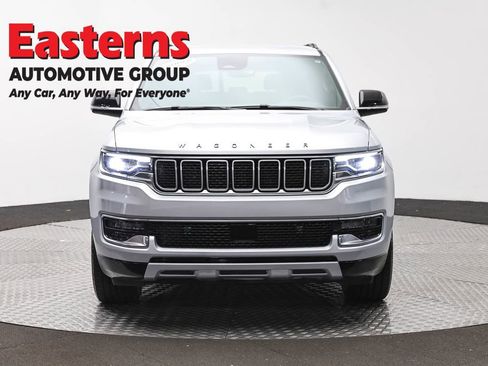 Used 2024 Jeep Wagoneer L Series II RWD image 2