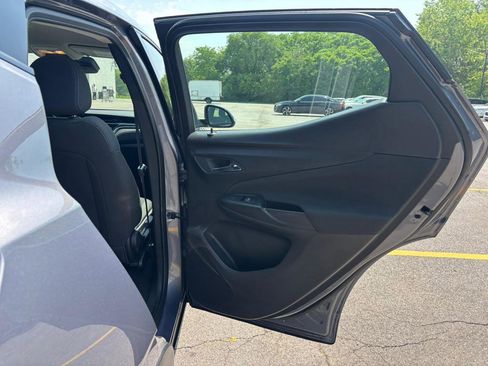 Used 2023 Chevrolet Bolt EUV LT FWD image 16