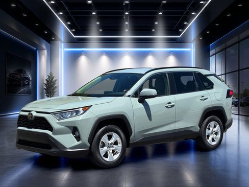 Used 2021 Toyota RAV4 XLE w/ XLE Grade Weather Package AWD/4WD image 8