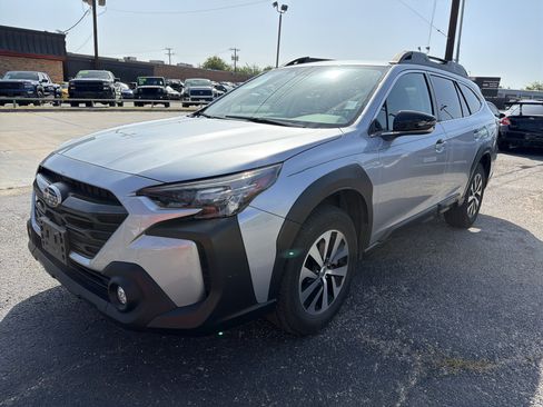 Used 2024 Subaru Outback Premium AWD/4WD image 7
