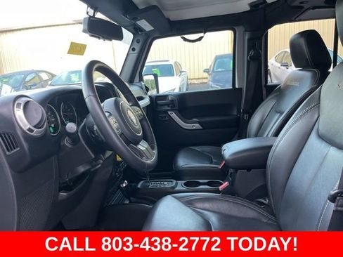 Used 2017 Jeep Wrangler Unlimited Sahara w/ Max Tow Package AWD/4WD image 7