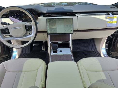 New 2026 Land Rover Range Rover Long Wheelbase SE AWD/4WD image 9