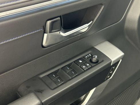 Used 2025 Toyota Sequoia Platinum w/ TRD Off-Road Package AWD/4WD image 19