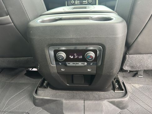 Used 2021 Chevrolet Tahoe LT w/ LT Signature Package AWD/4WD image 35