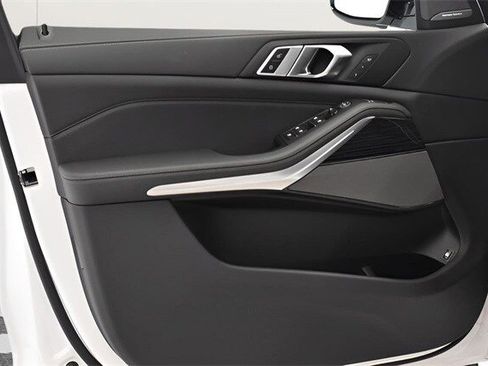 New 2026 BMW X5 xDrive50e image 25