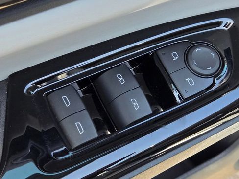 Used 2025 Honda Prologue Touring image 16