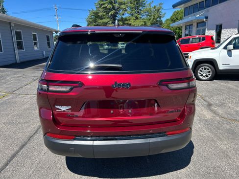 Used 2023 Jeep Grand Cherokee L Limited w/ Luxury Tech Group II AWD/4WD image 6