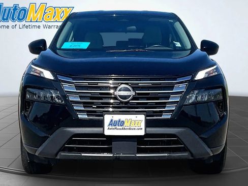 Used 2025 Nissan Rogue SV AWD/4WD image 2