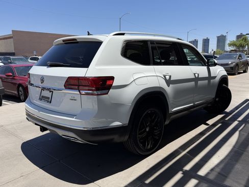 Used 2018 Volkswagen Atlas SEL Premium AWD/4WD image 4