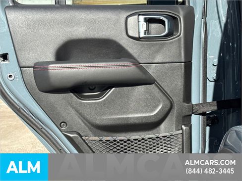 Used 2025 Jeep Wrangler Unlimited Rubicon image 25