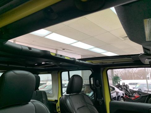 Used 2022 Jeep Wrangler Unlimited Sahara w/ Cold Weather Group image 12