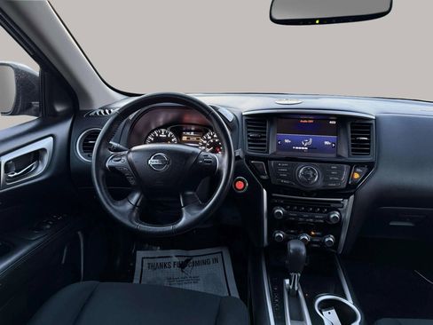 Used 2018 Nissan Pathfinder SV image 26