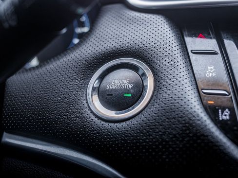 Used 2013 Cadillac XTS Premium image 27