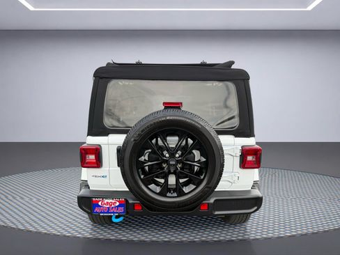 Used 2024 Jeep Wrangler Unlimited Sahara AWD/4WD image 5