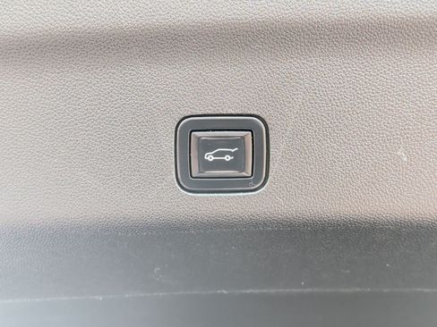 Used 2021 Chevrolet Suburban LT RWD image 28