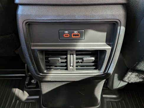 Used 2019 Nissan Murano S image 18