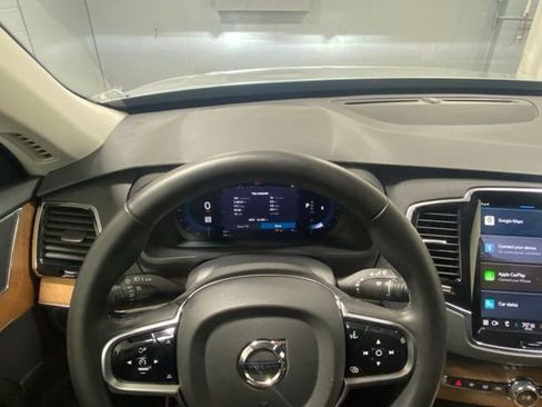 Used 2025 Volvo XC90 B6 Ultra image 15