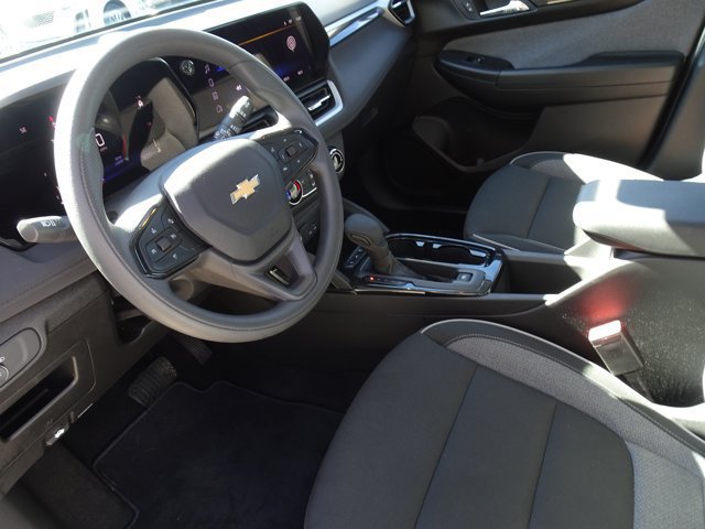 Used 2024 Chevrolet TrailBlazer LS FWD image 13
