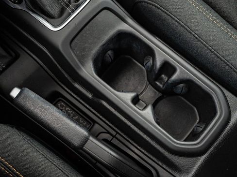 Used 2024 Jeep Wrangler Unlimited image 32