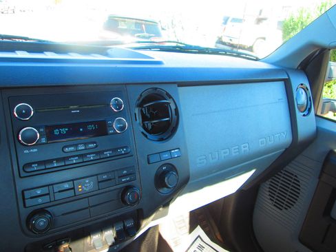 Used 2011 Ford F450 XL w/ PWR Equipment Group image 10