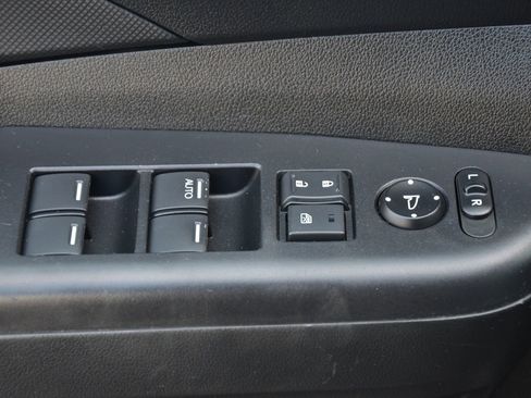 Used 2015 Honda CR-V LX image 20