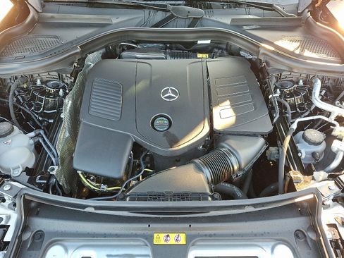Certified 2025 Mercedes-Benz GLC 300 4MATIC image 27
