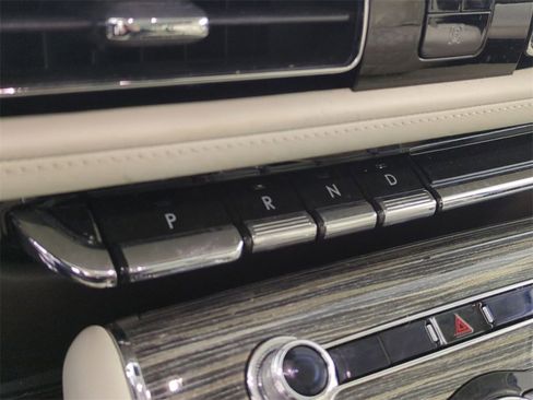 Used 2021 Lincoln Aviator Black Label image 16