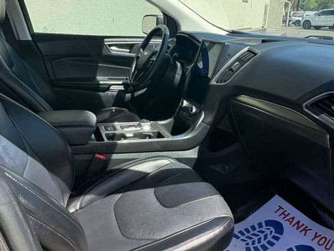 Used 2022 Ford Edge Titanium image 10