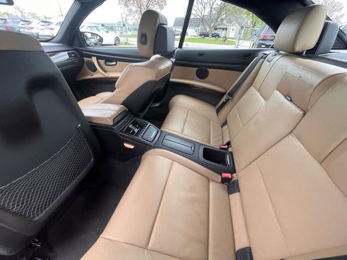Used 2011 BMW M3 Convertible RWD image 36